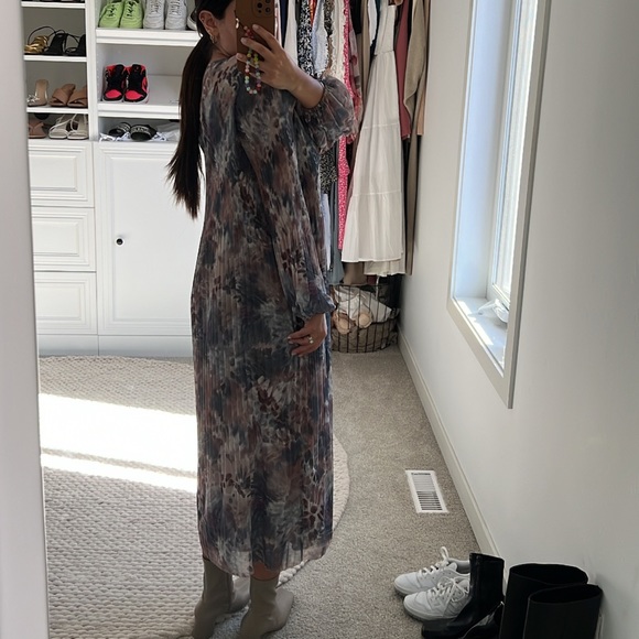 BRAND NEW ARITZIA DRESS - Picture 3 of 4